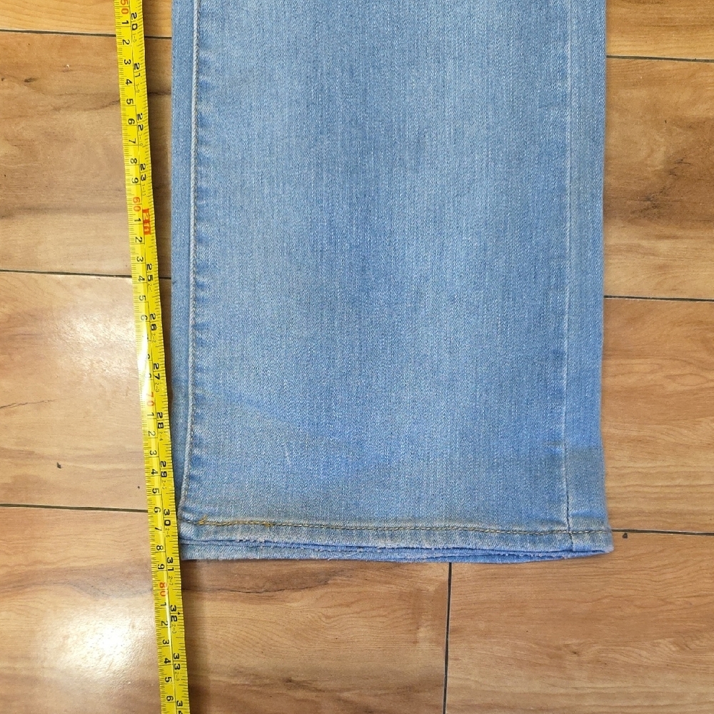 Levi's Size 18W Vintage Classic Bootcut Jeans Mid-Rise Distressed Light Wash NEW - Picture 9 of 15